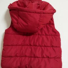 中古美品　キッズ中綿ベスト　サイズ120(着用感130)の画像