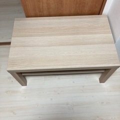 IKEAテーブル