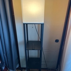 値下げしました❗️ラック付きフロアライト