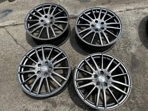 車のパーツ タイヤ、ホイール