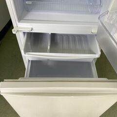 【リサイクルショップ　ピカソ　小松原】シャープ SHARP 137L つけかえどっちもドア 2ドア冷蔵庫 2016年製 SJ-D14B★6615★の画像