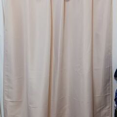 カーテン　ベージュ色　フック付きの画像