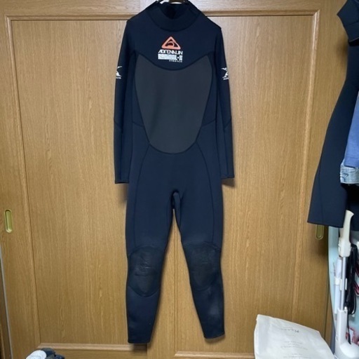 ウェットスーツ　