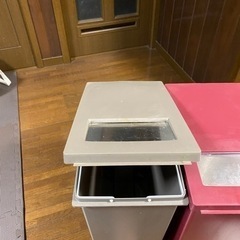 分別ゴミ箱2個セットの画像