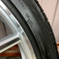 車のパーツ タイヤ、ホイールの画像