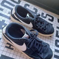NIKEスエードスニーカー