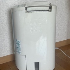 梅雨シーズン間近　パナソニック除湿機　引越に伴い処分しますの画像