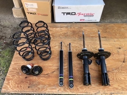 新車外し✳️トヨタ NHP10 アクア 純正 サスペンションキット サスキット ショック アブソーバー 48510-52G60