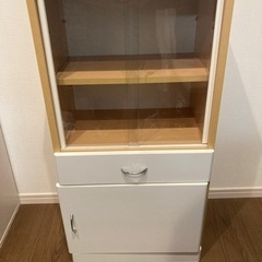 食器棚の画像
