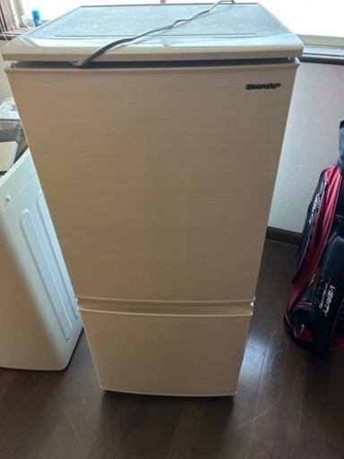 シャープ　150L 冷蔵庫
