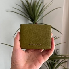 【箱付き美品】CHARLES & KEITH ウォレットの画像
