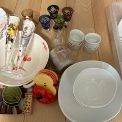 食器などまとめ売りの画像