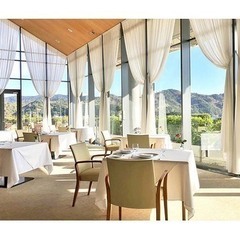 〜洋食調理スタッフ　中堅　正社員〜　ホテルアナガは、ゲストがゆっくり過ごせ真心あるサービスが行き届くよう、約25,000㎡と広大な敷地面積を誇りながらも、総客室44室・最大収容人数96名と制限。鳴門海峡を臨む海辺のリゾートホテルです。の画像