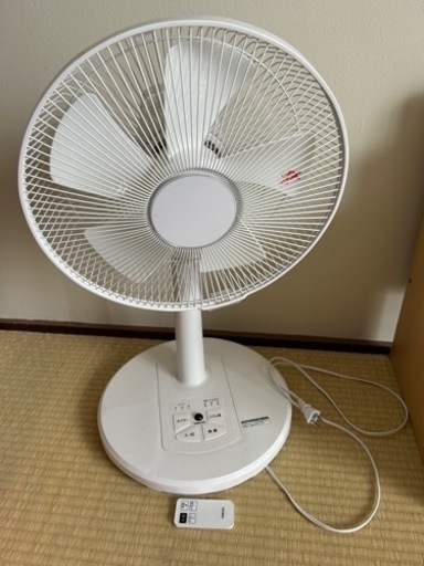 美品 山善 扇風機 リモコン付き 2022年製