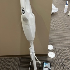 マキタの掃除機をバッテリーとスタンドつけて売ります