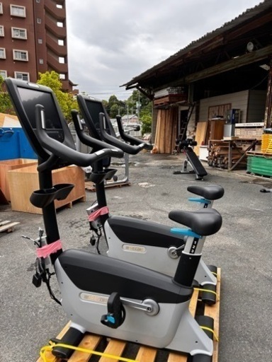 アップライトバイクUBK885 PRECOR プリコー　ジム器具　ジムマシーン　バイク　自転車　