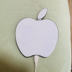 Apple柄のワイヤレス充電器