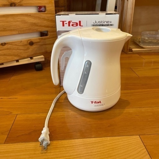電気ケトル　白　電気ポット　T-fal