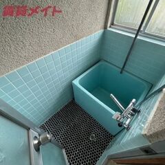 ★民泊OK、ペット大歓迎、事務所に最適、ルームシェアも【家賃19000円（水道代4000円）】三重県津市の洗濯機、冷蔵庫、電子レンジ、エアコン付き、無料インターネット付きアパート、ペット可、ルームシェア可、事務所利用可、高齢者大歓迎、外国人大歓迎、LGBT大歓迎、生活保護大歓迎 - 賃貸（マンション/一戸建て）