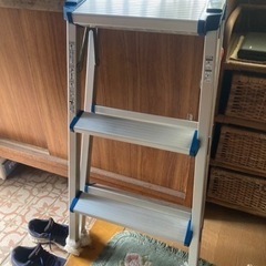 アルミ製脚立三段