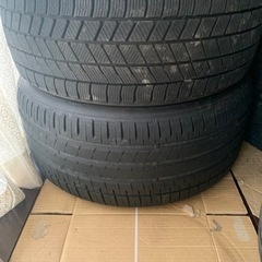 車のパーツ タイヤ、ホイール