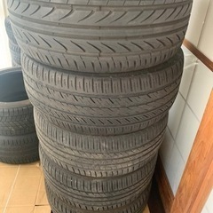 車のパーツ タイヤ、ホイール
