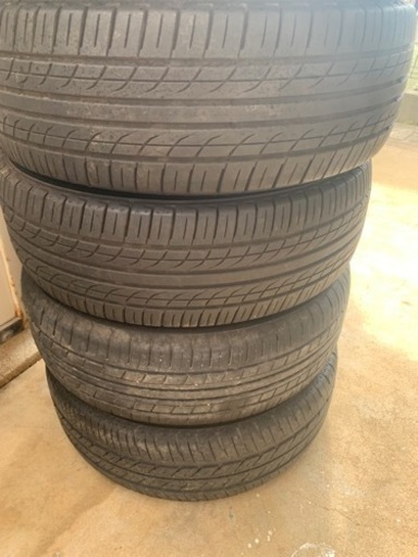 車のパーツ タイヤ、ホイール