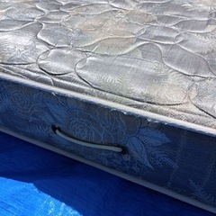 ★ハ4079 【中古品】シモンズ　マットレス　ポケットコイルの画像