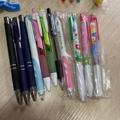 ボールペン、シャープペンシル修正ペン大量まとめ売りの画像