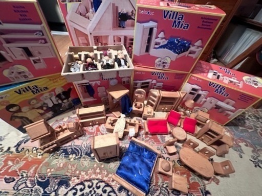 Villa Mia木製 ドールハウス、人形、家具セット
