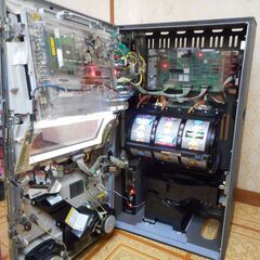パチスロ実機 山佐 鉄拳2nd (鉄拳2ZX) コイン不要機 オートベット機能付 家庭用100V 台キー 設定キーの画像
