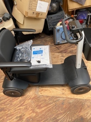 ウィールS  4輪セニアカー　展示品