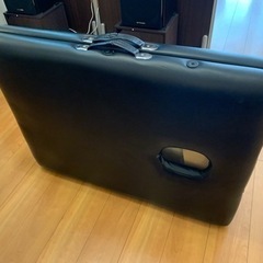 折りたたみ施術用ベッドの画像