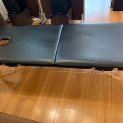 折りたたみ施術用ベッドの画像