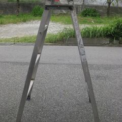 ★脚立 　　　高さ１２０ｃｍ　　中古