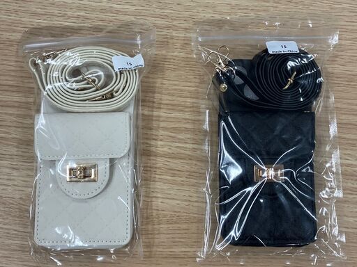 iPhone15用　スマホケース【新品・送料無料】ショルダー掛けケース（カード入れ付き）