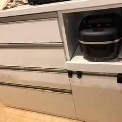 ニトリ　食器棚　　キッチンボードの画像