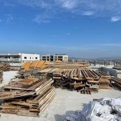 型枠解体工事　東京、埼玉。求人募集未経験でも、月30万〜寮ありますの画像