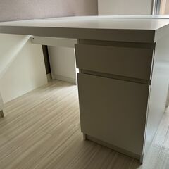 イケア　デスク