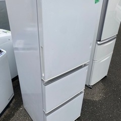 NO 200 🌈福岡市内配送設置無料✨🌈  2020年　ハイセンス 冷蔵庫 幅55.4cm 282L ホワイト HR-D2801W 3ドア 右開き 真ん中野菜室 自動霜取り スリムの画像