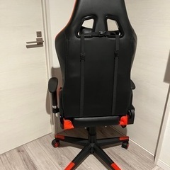 美品GTRACINGゲーミングチェアREDの画像