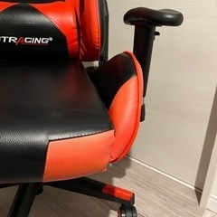 美品GTRACINGゲーミングチェアREDの画像