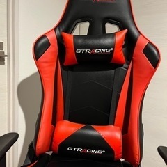 美品GTRACINGゲーミングチェアREDの画像