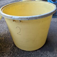 ポリ樽(蓋あり、蓋に割れあり) 2の画像