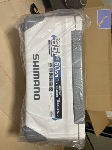 クーラーボックス　シマノ　ライト　35L 最新モデル