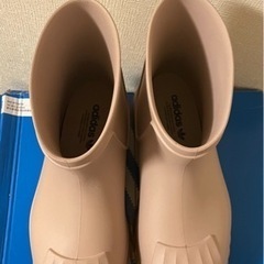 adidasの画像