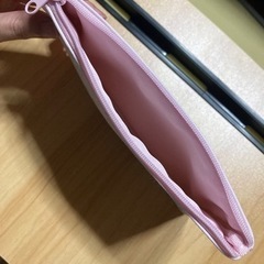 ちいかわ×サンリオキャラクターズ ミニフラットポーチ ハチワレの画像