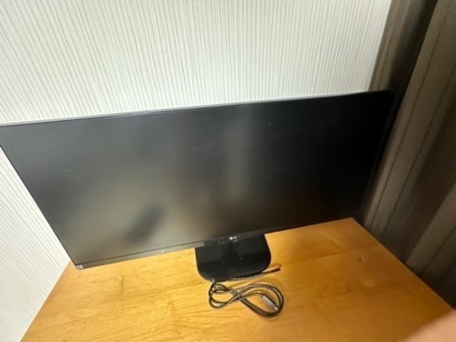 美品　32型　モニター
