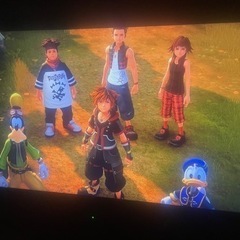 【取引中】PS4 本体＋コントローラー＋ソフト2本の画像