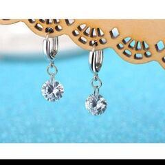 ・/j→→→m17-7ブリリアントカットダイヤモンドＣＺアーチラウンドピアスの画像